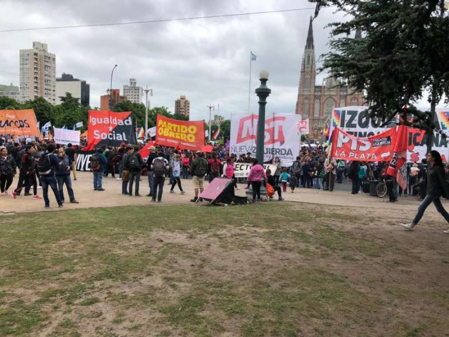 Organizaciones marcharon contra el Código de Convivencia que impulsa el municipio