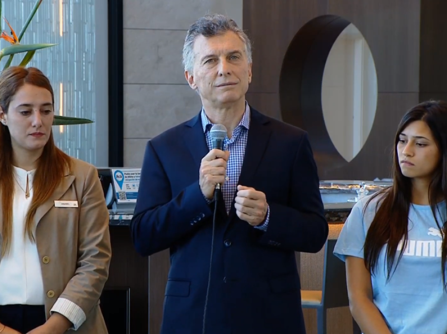 Macri les pidió a los aeronáuticos que negocien para funcionar sin pedirle plata al Estado