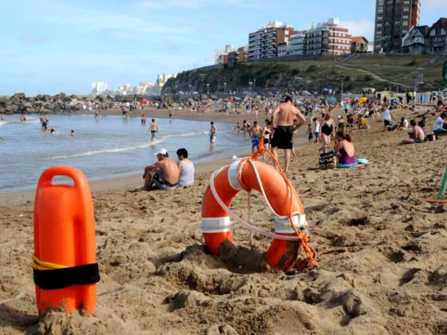En Mar del Plata, el sindicato advirtió que faltan 400 guardavidas