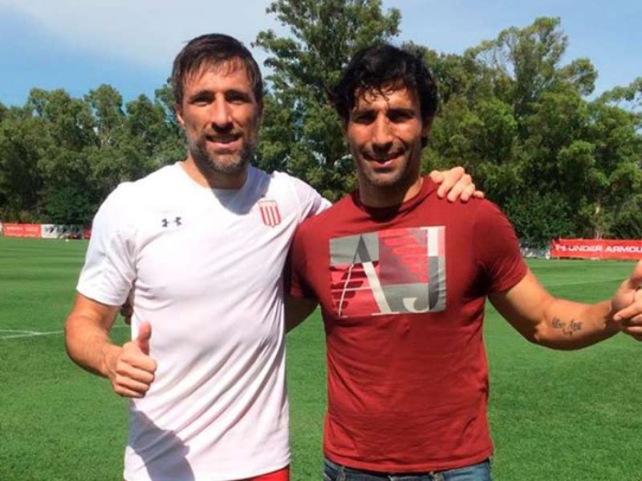 Estudiantes: Farías volvió al Country y algunos ya piden que se sume como refuerzo