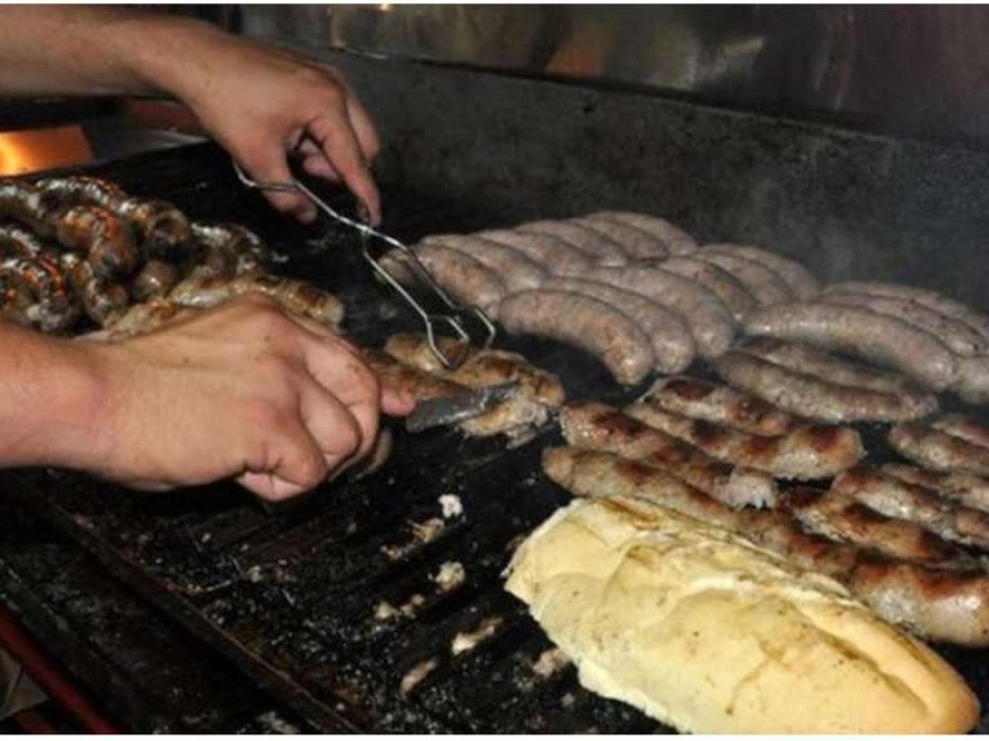 En la Ciudad de Buenos Aires no habilitarán más parrillas en la calle cerca de los estadios