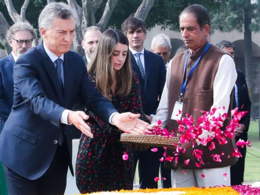 Macri homenajeó a Mahatma Gandhi en su visita a India