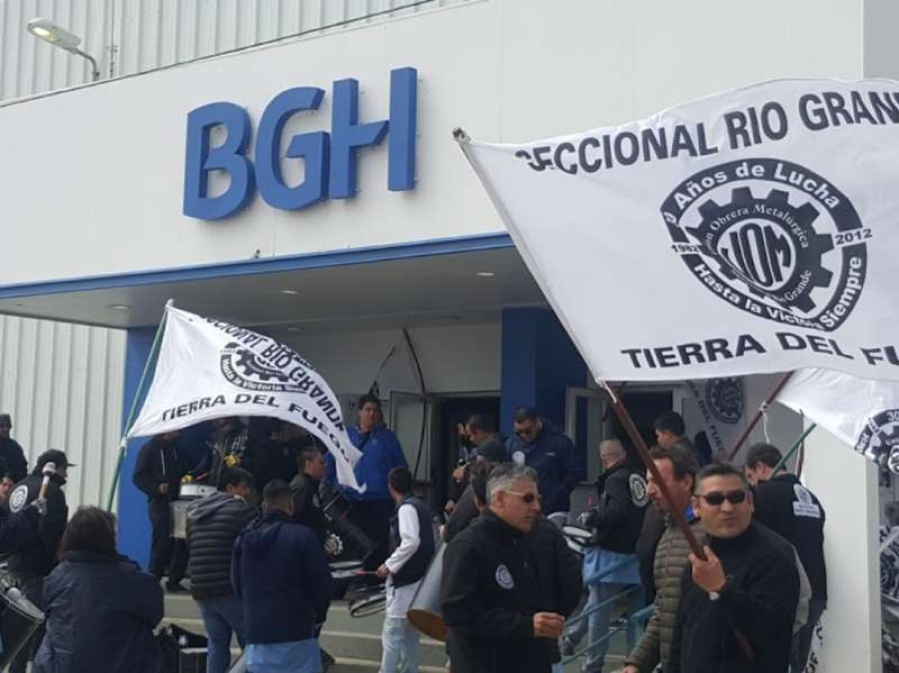 Por la crisis, una empresa pagará solo el 70% de los sueldos hasta abril