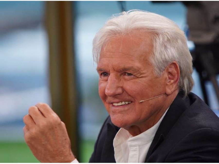 Sergio Denis se cayó de un escenario en Tucumán y está grave