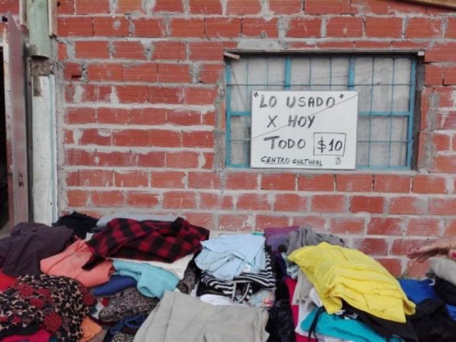 Venderán ropa a solo 10 pesos en una feria de La Plata