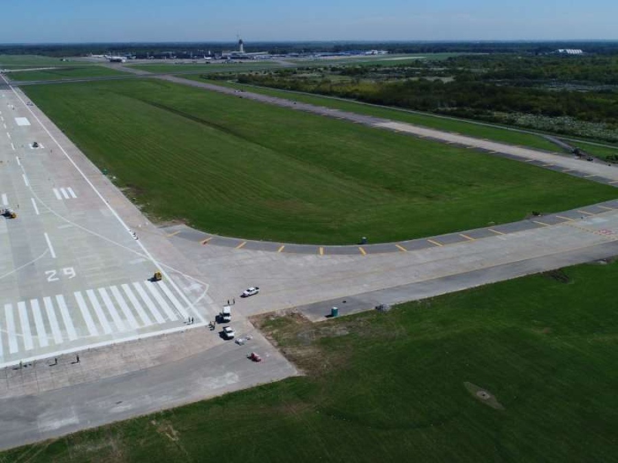 Por un derrame de combustible, tuvieron que cerrar el Aeropuerto de Ezeiza
