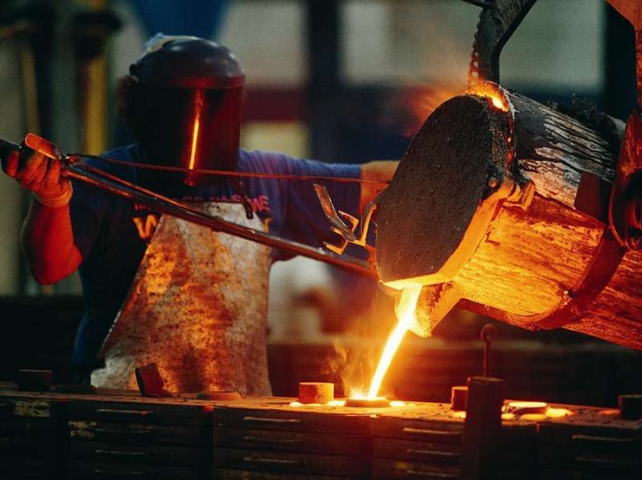 Para FIEL, la industria cayó 7% en febrero y ya lleva diez meses seguidos en baja