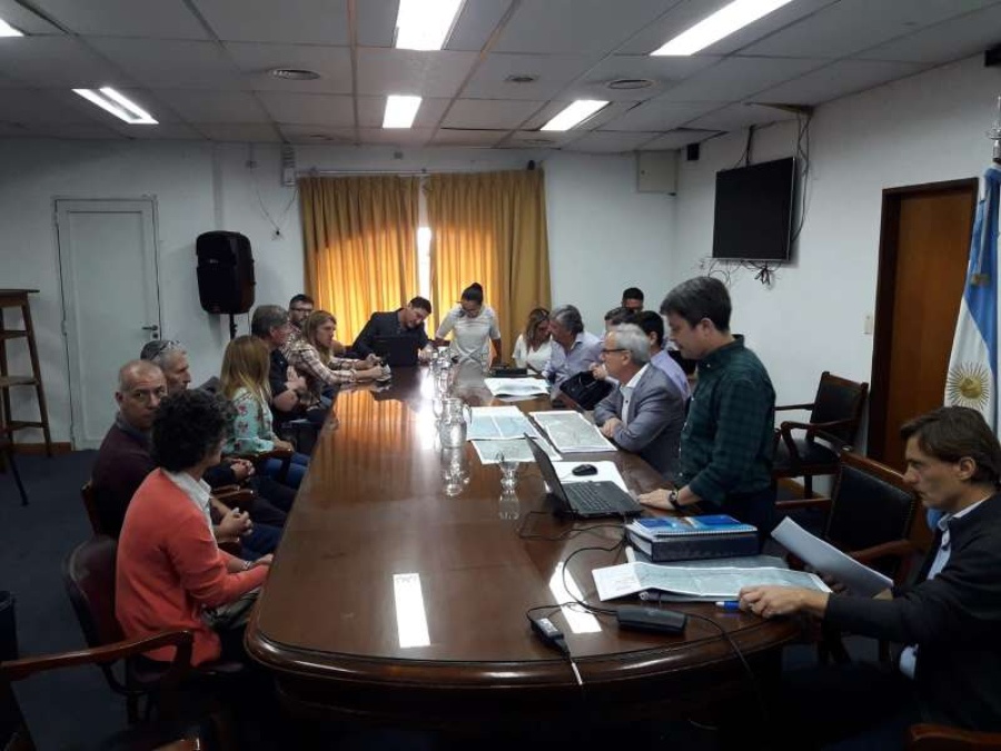 ”Nos entregaron”: vecinos de Correas estallaron contra Garibaldi por la Ruta 6