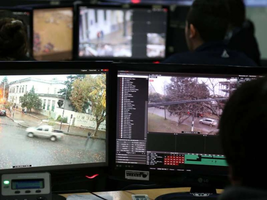 Garro: ”Estamos creando una red inteligente de seguridad en La Plata”