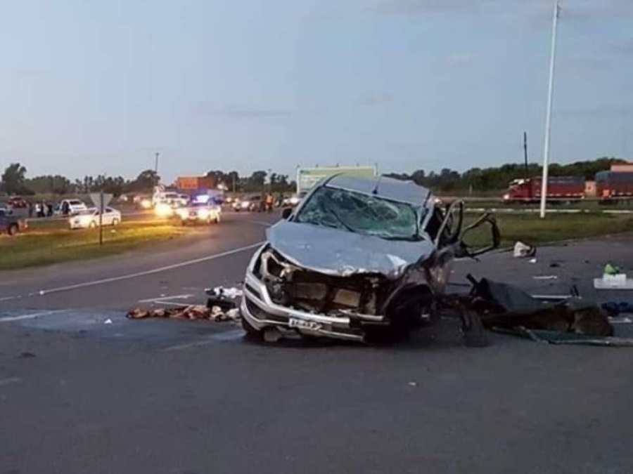 Murieron nueve personas por un tremendo choque en Carmen de Areco