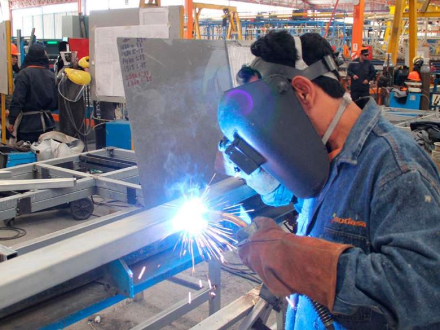 Sanguinetti: ”El 60% de los operarios del Parque Industrial 1 no viven en La Plata”