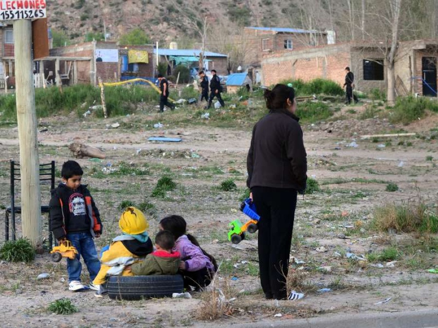 La suba de la pobreza se aceleró en febrero y llegaría al 34%