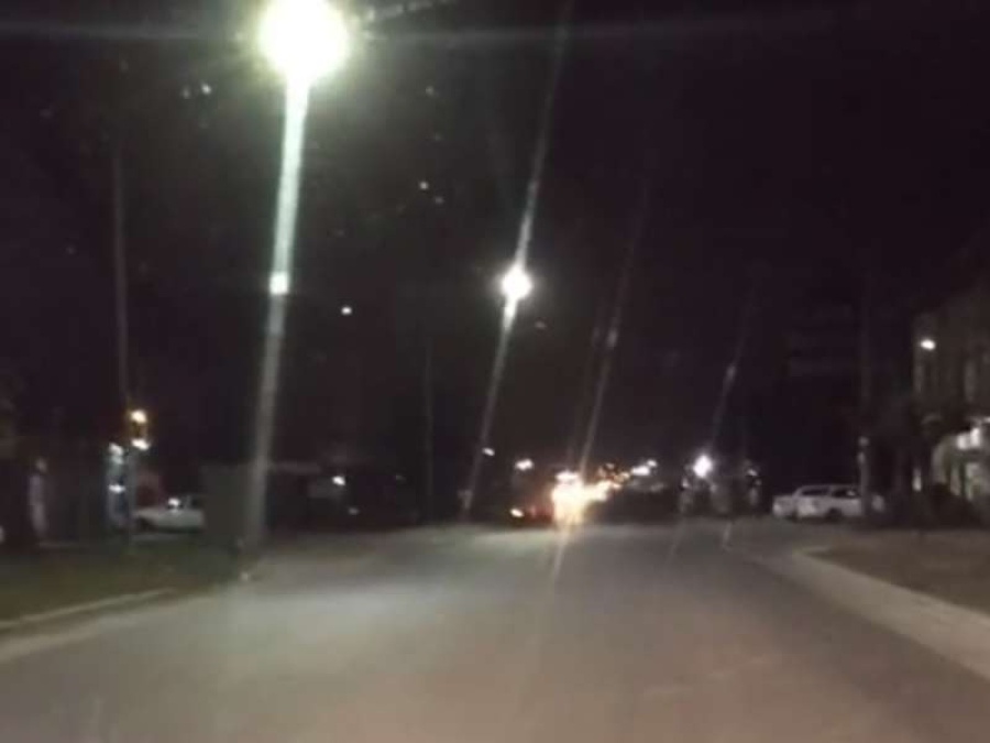 Tras fuerte reclamo vecinal, colocaron las luces en la calle 137