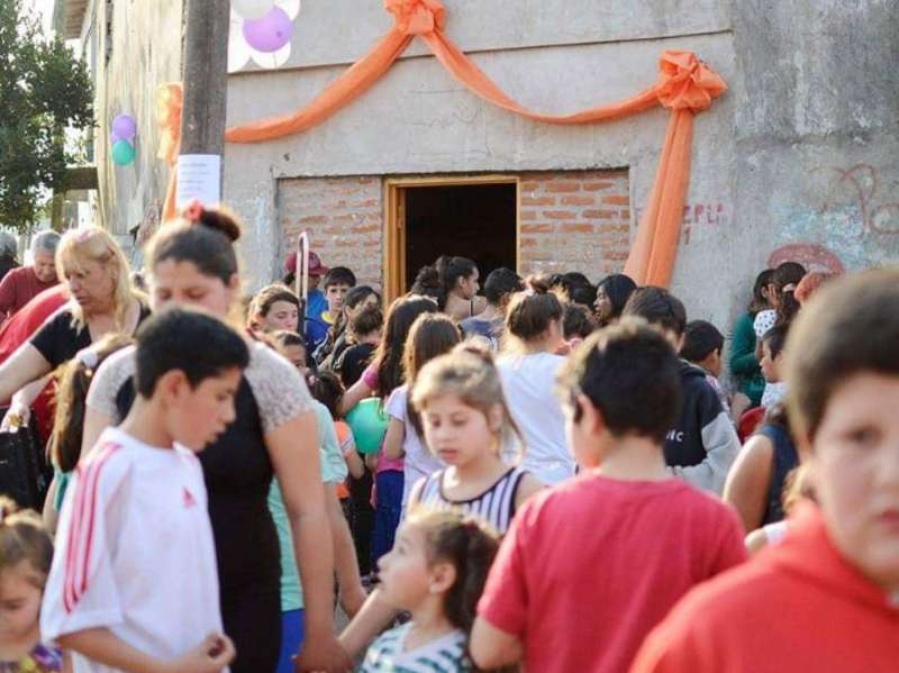 Un comedor platense se entusiasma con juntar 2.000 juguetes para el Día del Niño