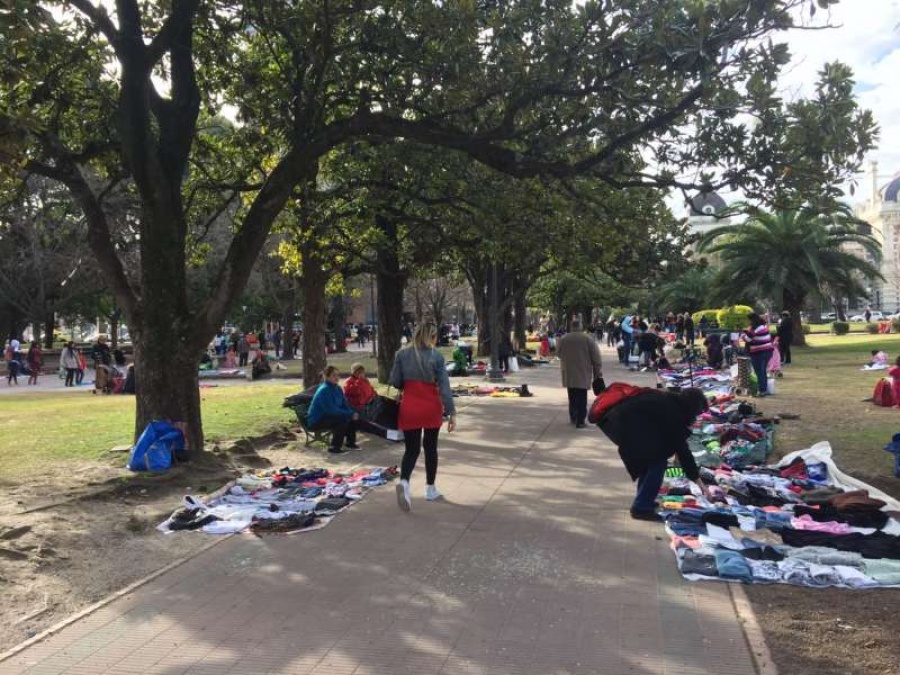 Horas vitales que definirán el futuro de los manteros y comerciantes del centro de La Plata