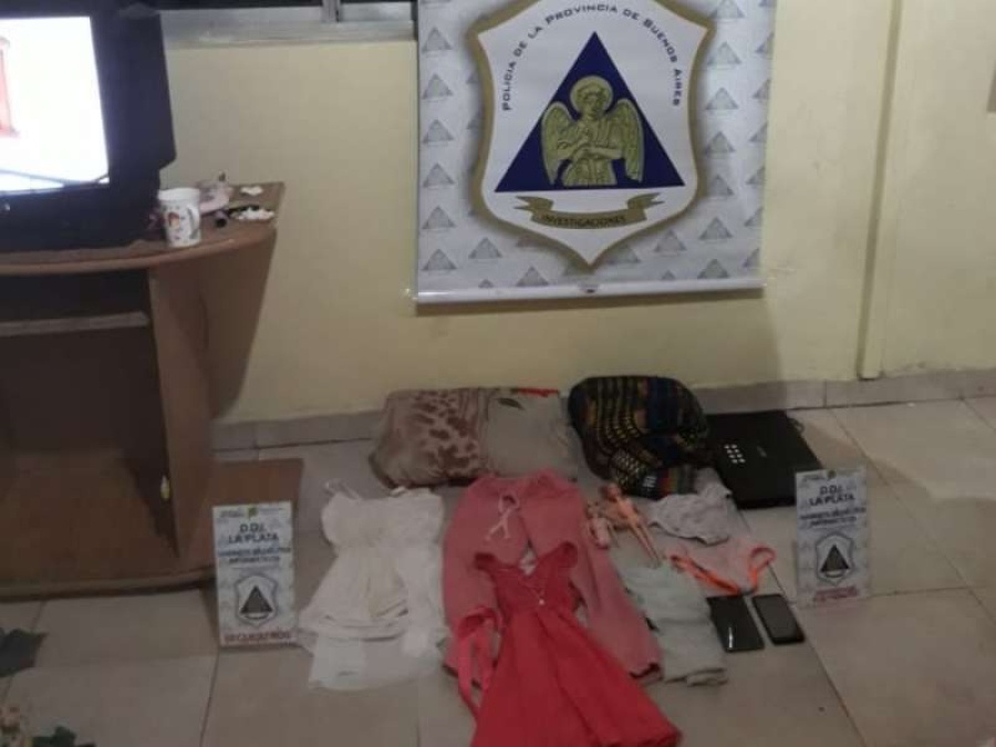 Un hombre de La Plata habría abusado de sus hijas usando disfraces infantiles