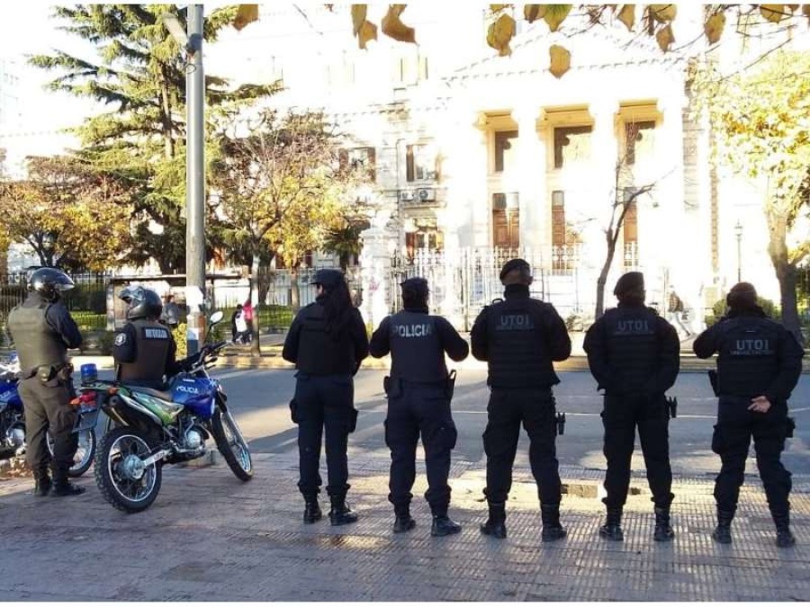 Luego del operativo de ayer, no hay vendedores ambulantes en Plaza San Martín