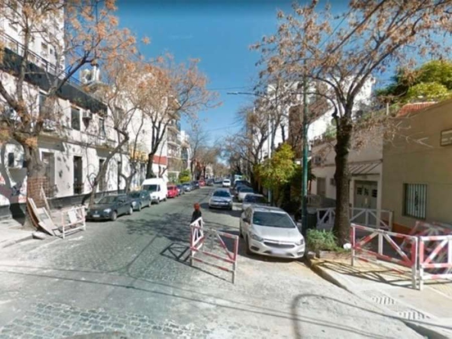 Encontraron el cuerpo de una mujer sin vida en una calle porteña