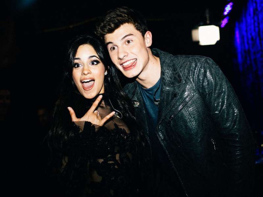 Camila Cabello y Shawn Mendes presenta ”Señorita”