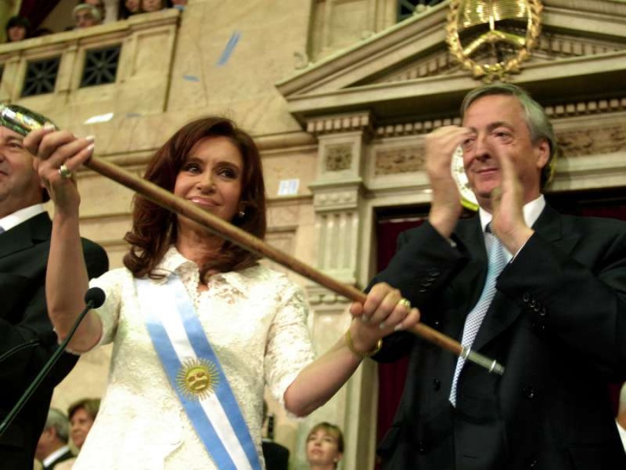 Sobreseyeron a Cristina Kirchner en la causa por el bastón presidencial