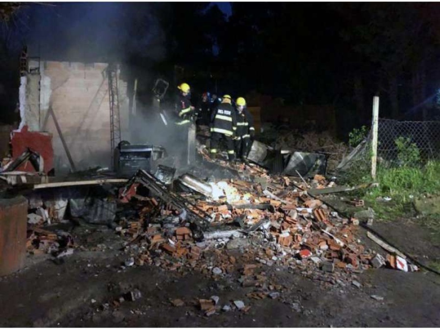 Se fueron a bailar, dejaron a sus cinco hijos solos y murieron calcinados en una casa en Pilar