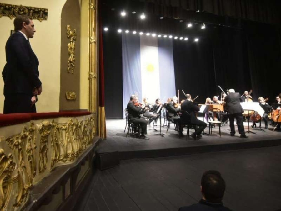 Garro asistió a la gala por el 9 de Julio y dijo que es una fecha para ”reflexionar hacia dónde queremos ir”