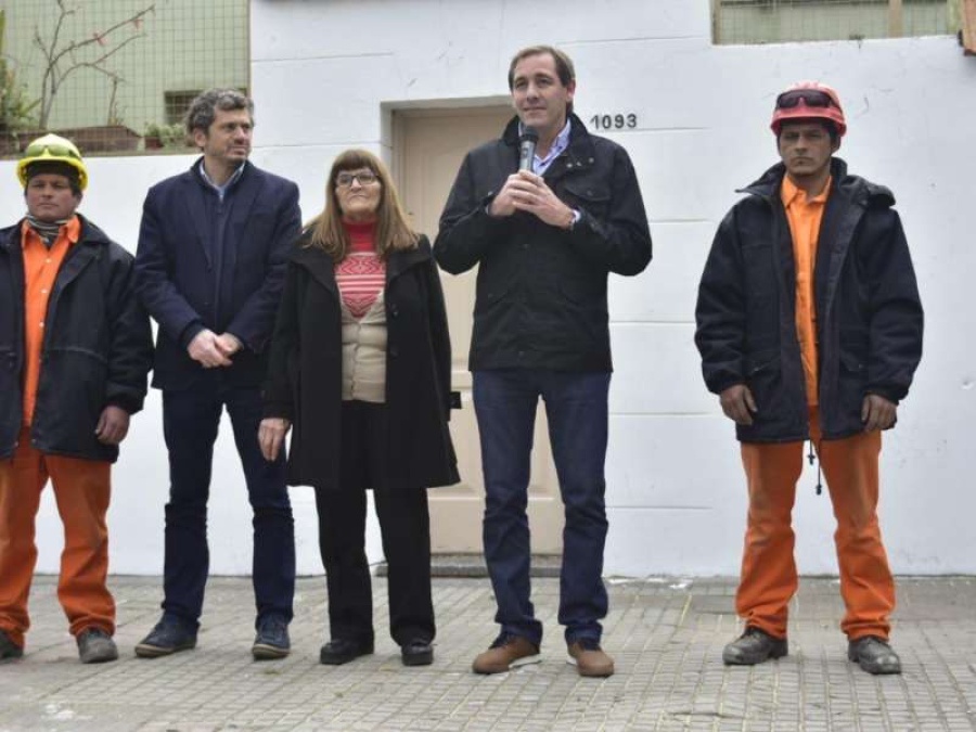 Garro presentó un programa con importantes descuentos para que los frentistas y comercios reparen las veredas