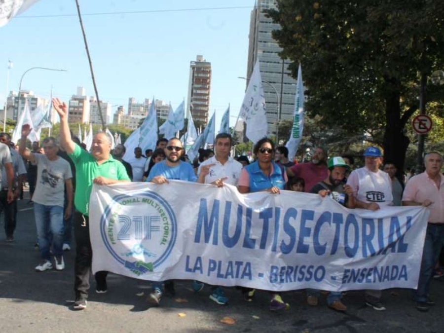 Gremios protestarán en Plaza Moreno contra la reforma laboral de Macri y la ”avaricia” empresaria