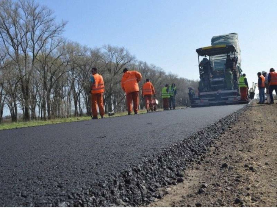 Insólito: el Gobierno paralizó las obras que había iniciado hace un mes en la Ruta 3, y 55 obreros se quedaron en la calle
