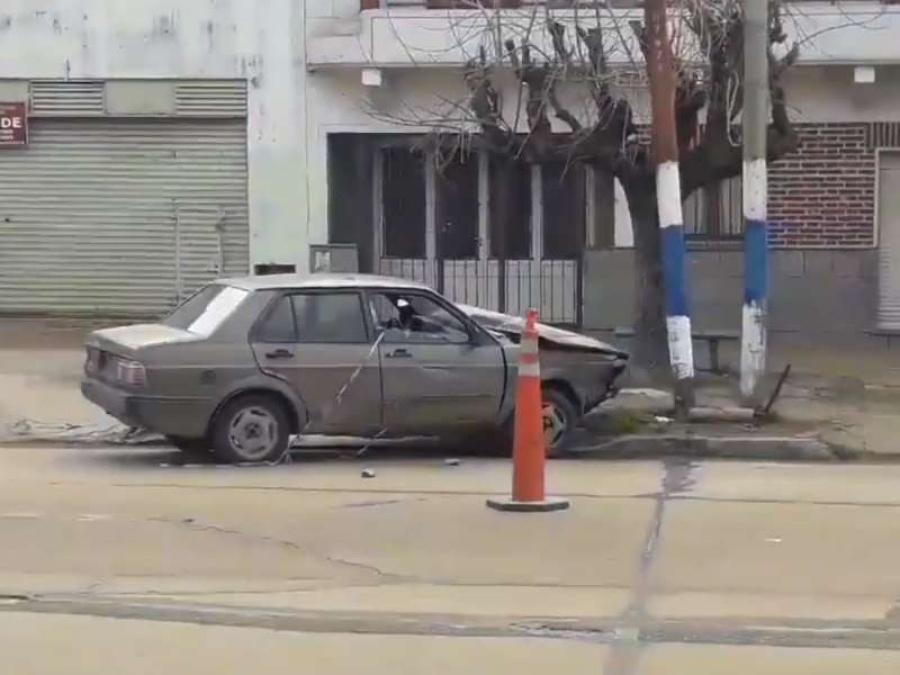 Tragedia: Murió un hombre que impactó contra un poste en 120 y 531