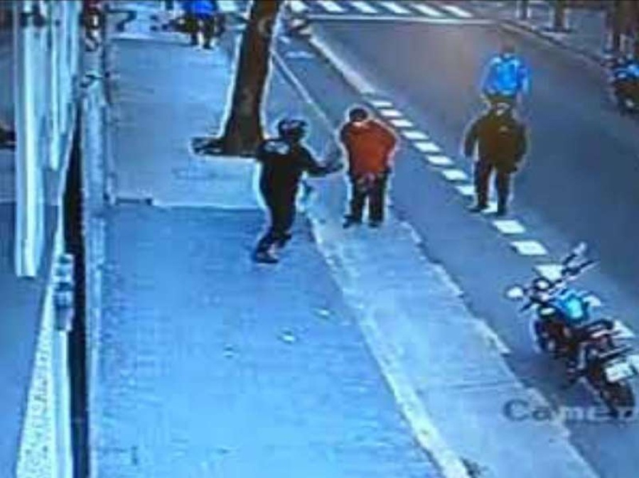 Excarcelaron al policía que pateó y mató a un hombre