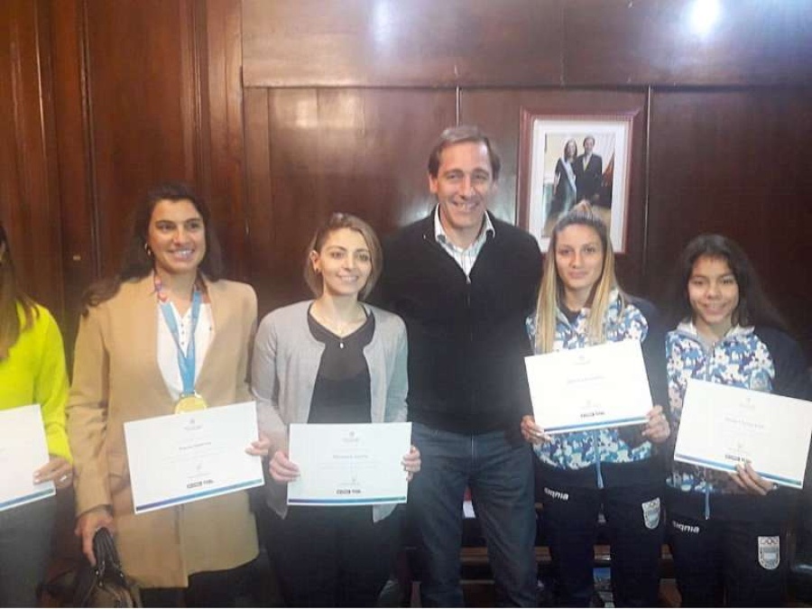 Garro se reunió con las deportistas platenses que competieron en los Juegos Panamericanos