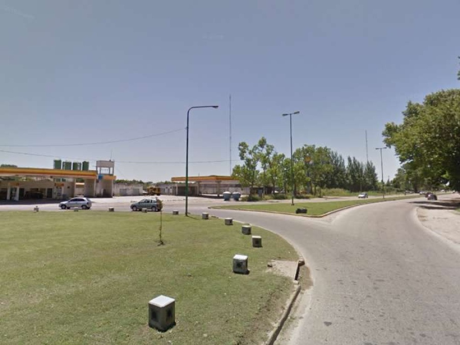 Atropelló a dos motociclistas en 31 y 520, amagó frenar, pero siguió de largo