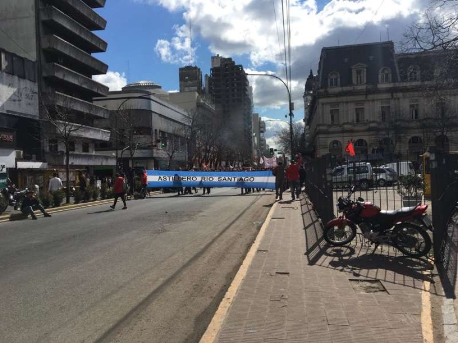 Gremios y organizaciones sociales coparán el centro de La Plata contra Vidal