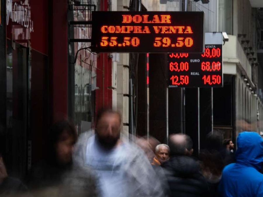 El Banco Central emitió una sorpresiva norma para que las cerealeras liquiden sus dólares