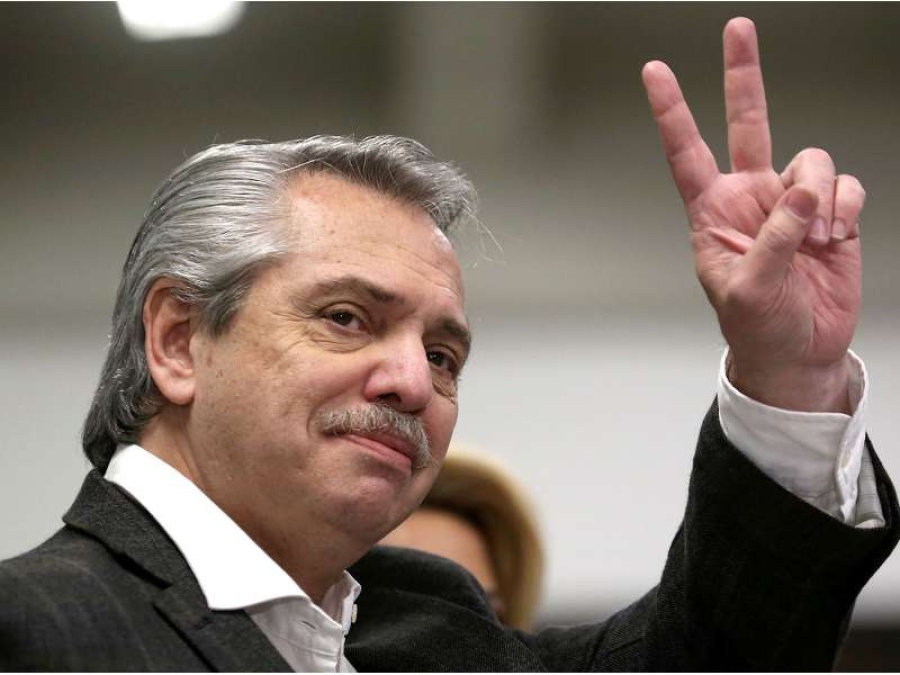 Alberto Fernández viajó a España para dar clases en una universidad de Madrid