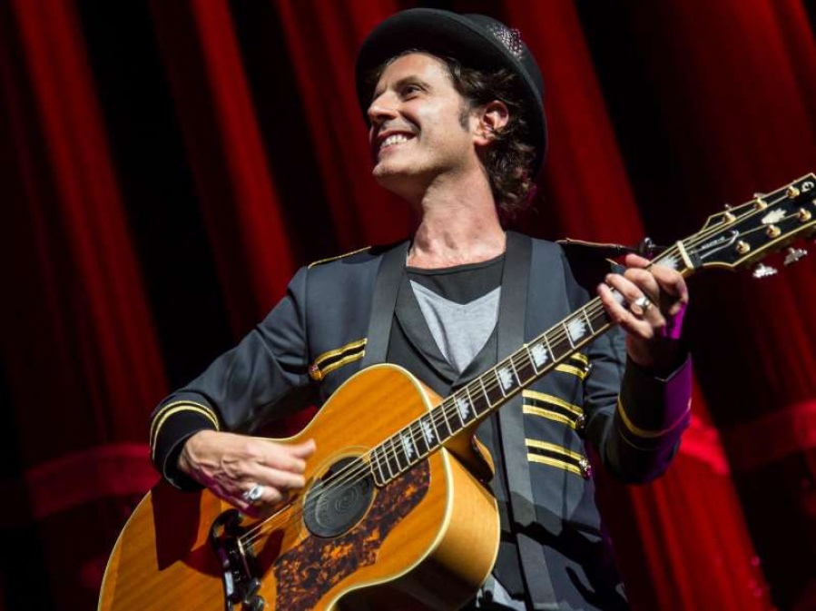 Coti, enojadísimo con Diego Torres por el tema ”Color esperanza”