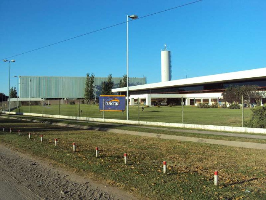 Arcor paralizó más fábricas y 400 empleados tendrán vacaciones adelantadas