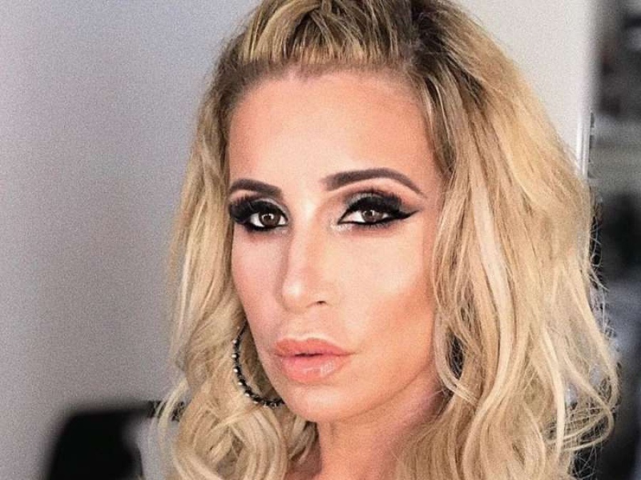 Flor Peña se desnudó por completo 