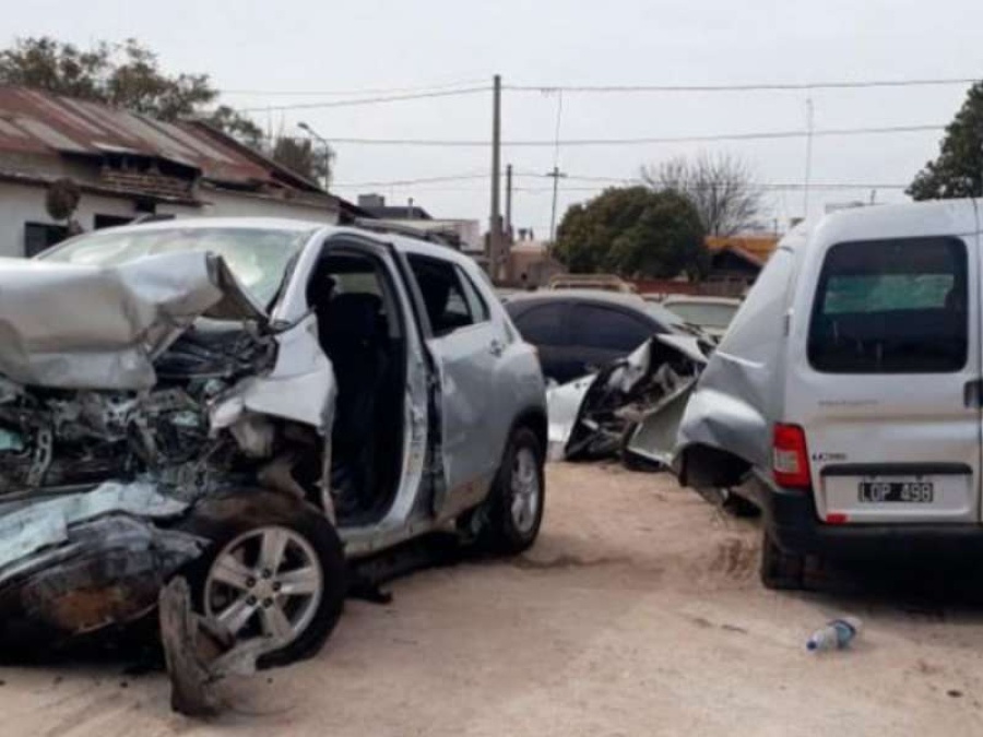 Murieron cuatro personas tras un terrible choque en Córdoba