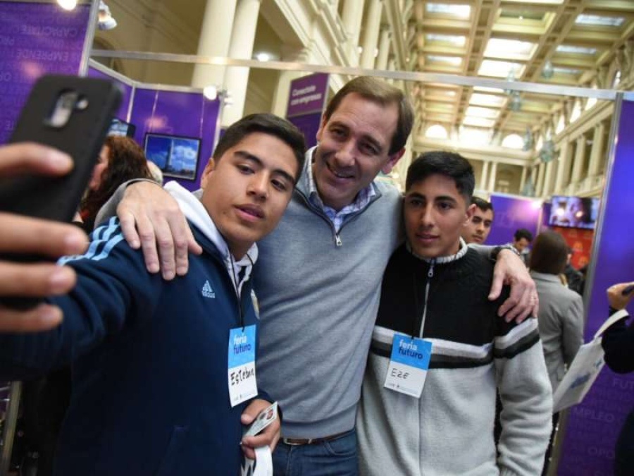 Julio Garro presentó un programa para que los chicos de la ciudad puedan tener anteojos gratis