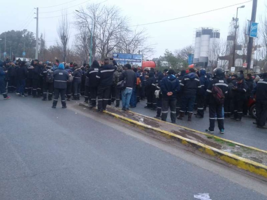 UOCRA: ”Los trabajadores reclamamos por nuestros derechos; estamos cansados de que nos sigan metiendo la mano en el bolsillo” 