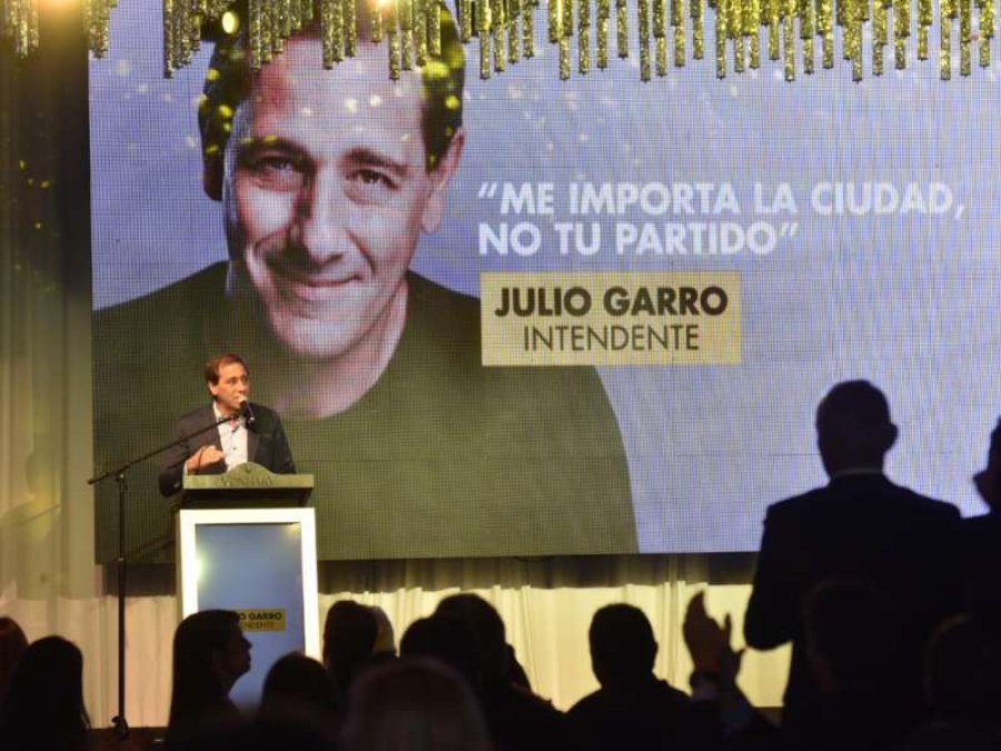 Garro encabezó una cena de campaña: ”Trabajamos para que nunca más un platense muera por una lluvia, esa fue nuestra prioridad”