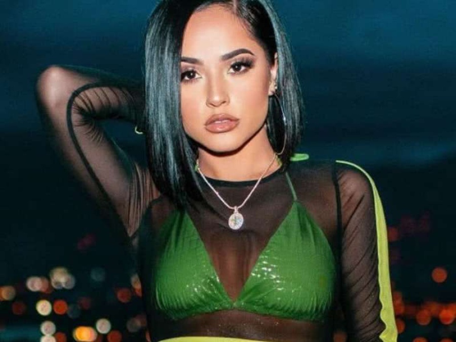 Becky G lanzó ”Mala Santa”, su primer disco. ¡Mirá quiénes colaboran!