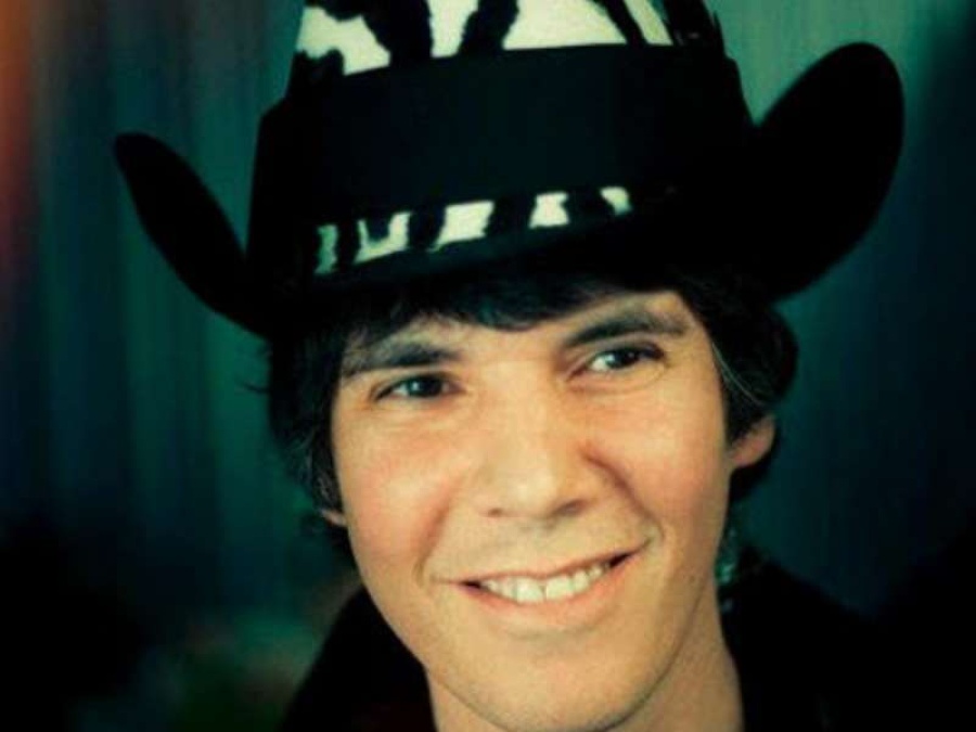 Poncho nos presenta ”She don't care”