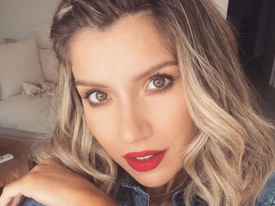 Laurita Fernández, super hot, a las 2:00 pm