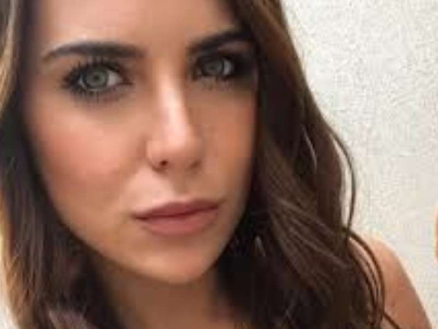 Mina Bonino posó embarazada y le ”devolvió” el ”palito” a un seguidor