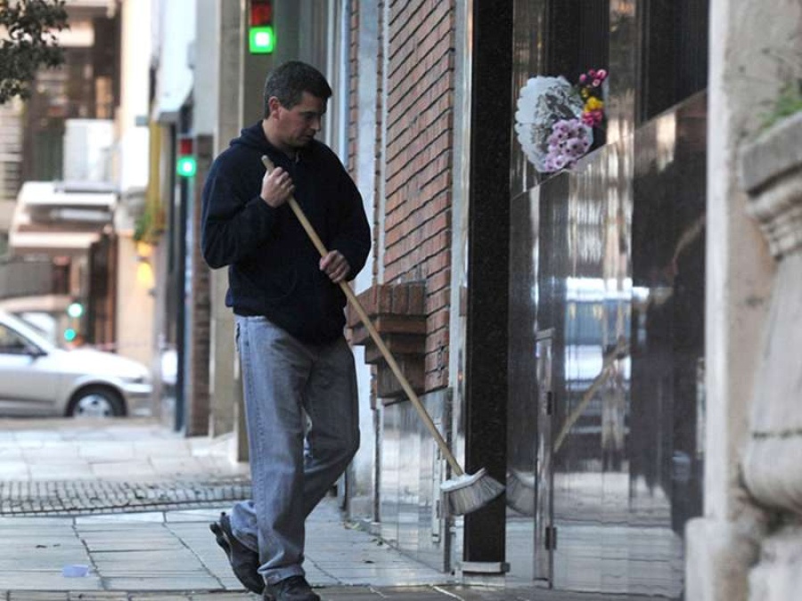 Cuarentena: los encargados de edificios fueron declarados ”trabajadores esenciales”