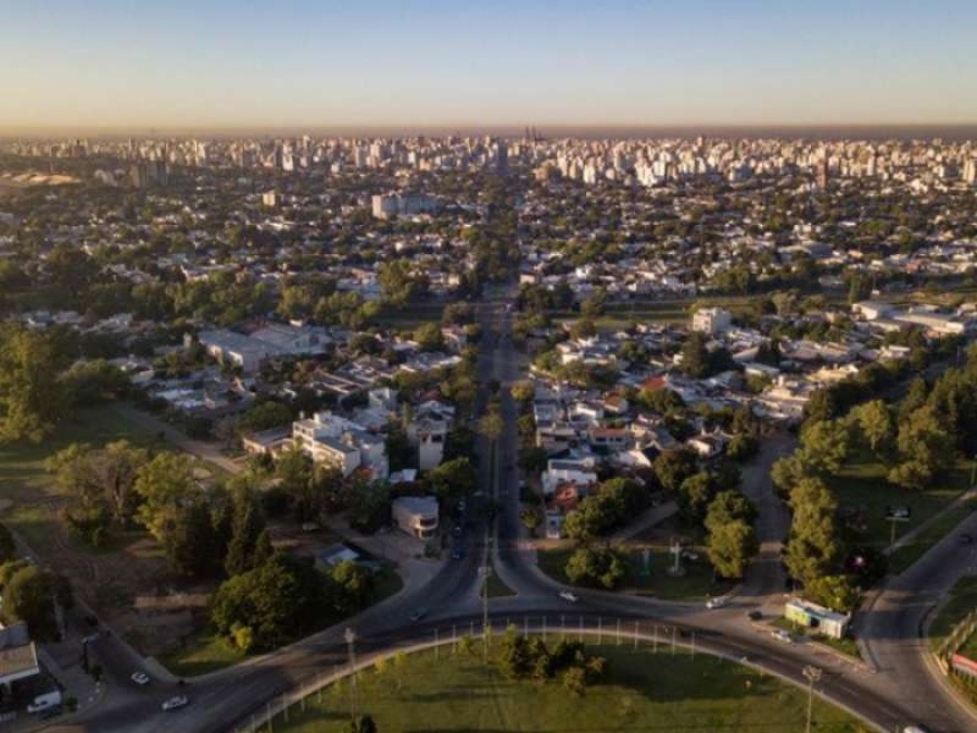 Temor en pleno centro: una platense denuncia que una pareja llegó ayer desde España y no cumple la cuarentena