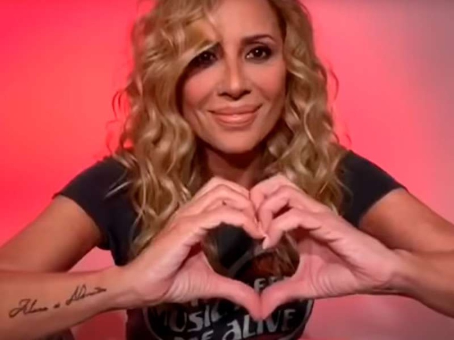 Marta Sánchez presentó nueva canción con el fin de comprar barbijos y test para detectar coronavirus